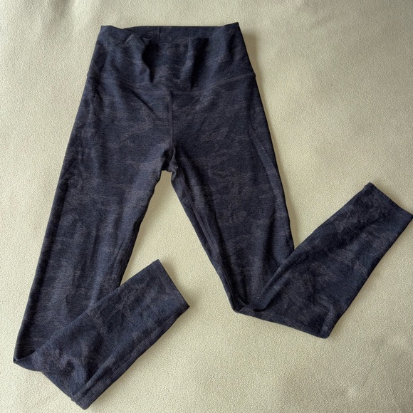 Vuori Black Camo Leggings - Picture 1 of 8